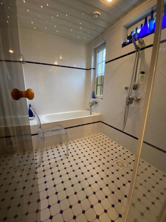 Room In Villa Emilia Espoo Zewnętrze zdjęcie